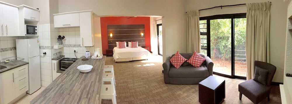 The Hub Boutique Hotel 17/38