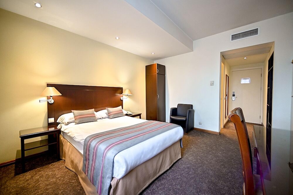 EUROPE HOTEL 22/55