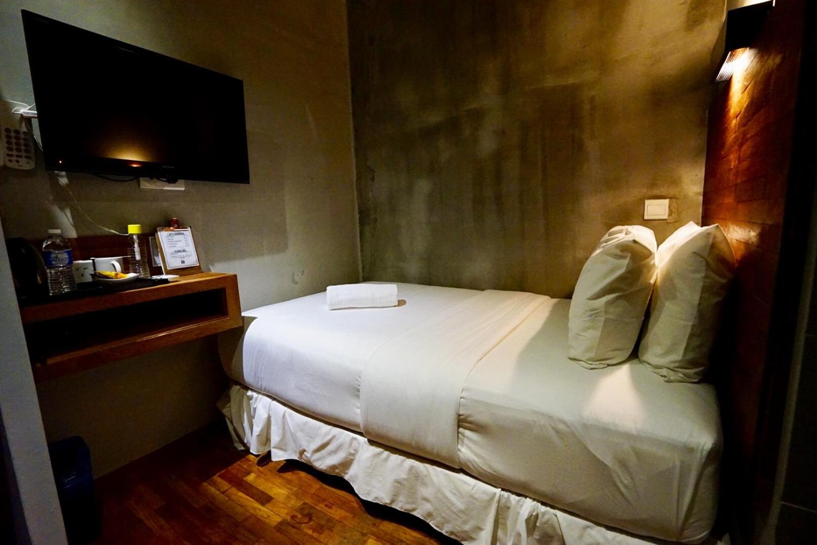 Room, Single