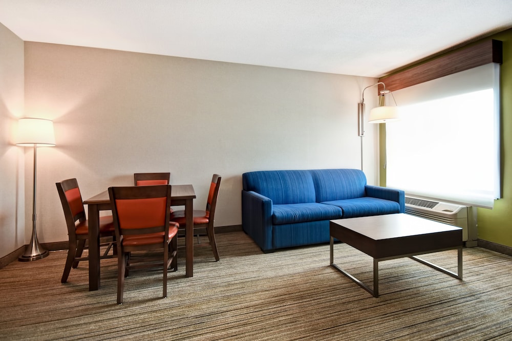 Holiday Inn Express Newport North - Middletown 35/49