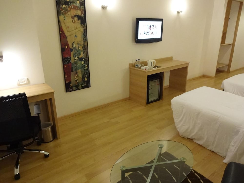 Red Fox Hotel Hitec City 15/33