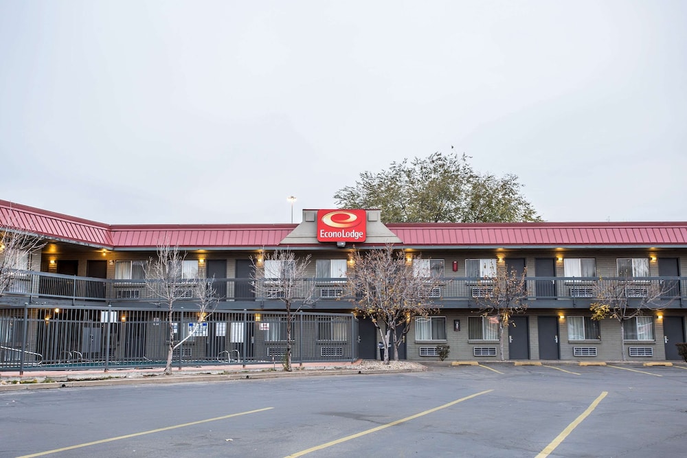 Econo Lodge Downtown Salt Lake 1/42