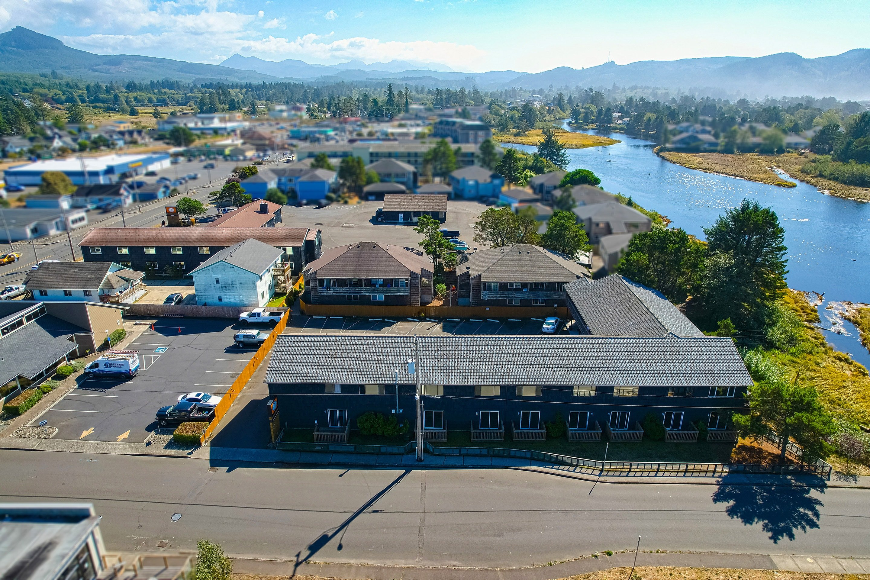 Coast River Inn by OYO Seaside 32/38