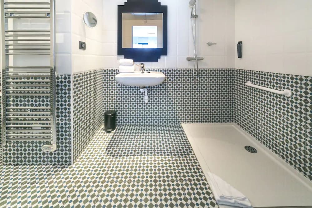 Best Western Hotel Journel Saint-Laurent-Du-Var 13/45