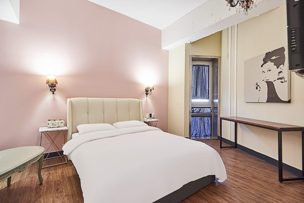 648 Hotel 26/57