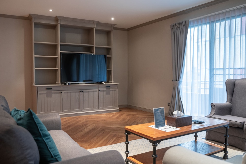 THEA Private Suites by TH District 43/64