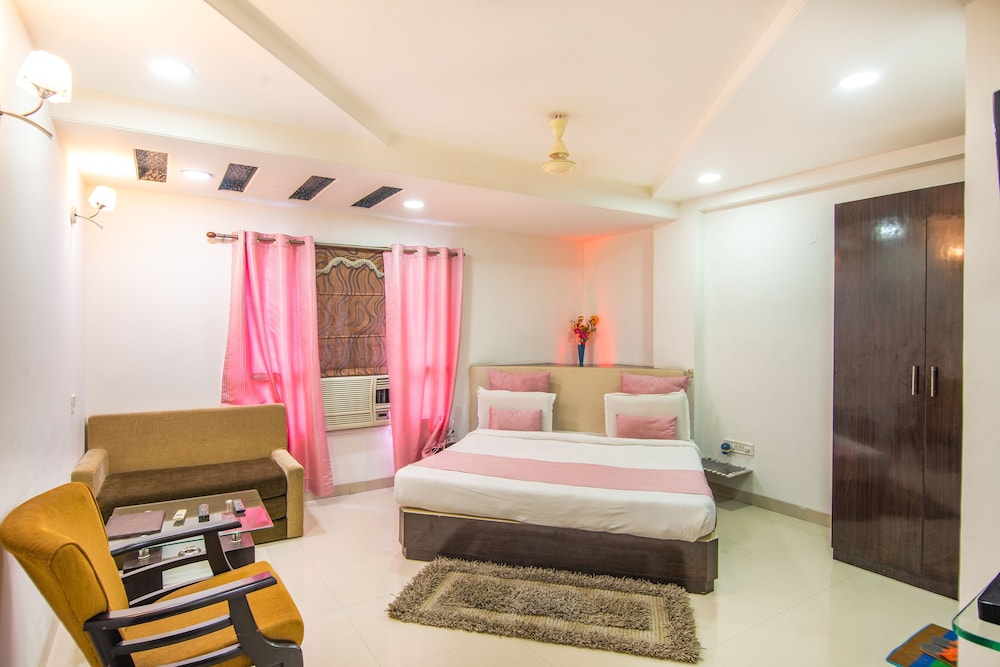 HOTEL MORYA REGENCY 18/27