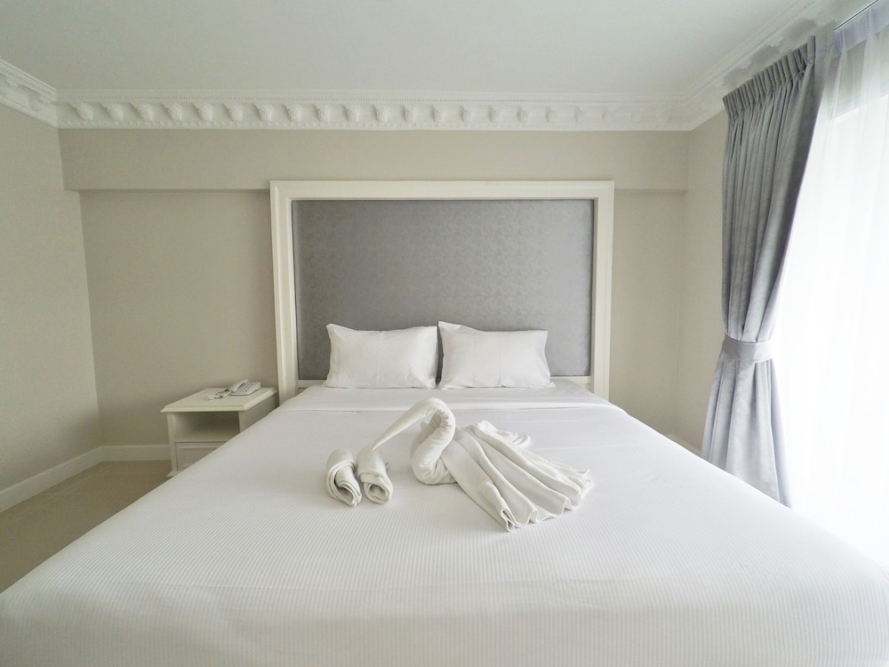 Romance Hotel Sukhumvit 97 29/58
