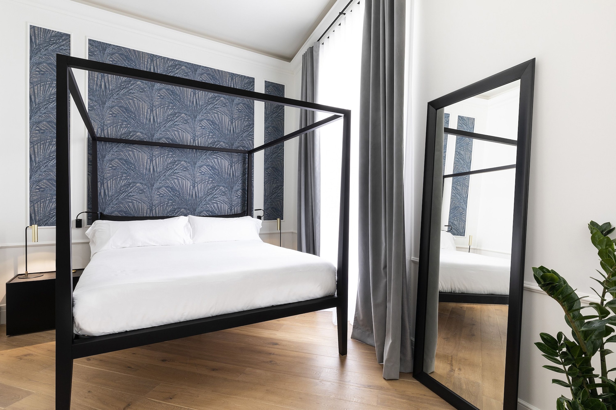 EXCLUSIVE, SUITE, KING BED