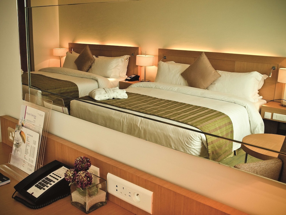 Radisson Blu Anchorage Hotel 11/84