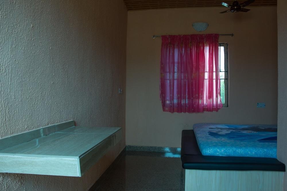 Fun City Hotel 2 13/25