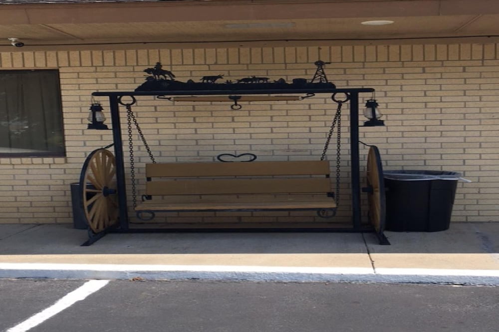 Executive Inn Hebbronville 27/43