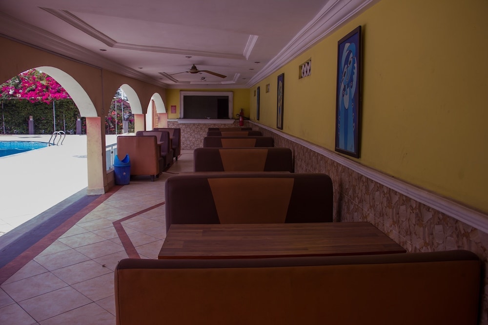 Chaka Resort & Extension 24/50