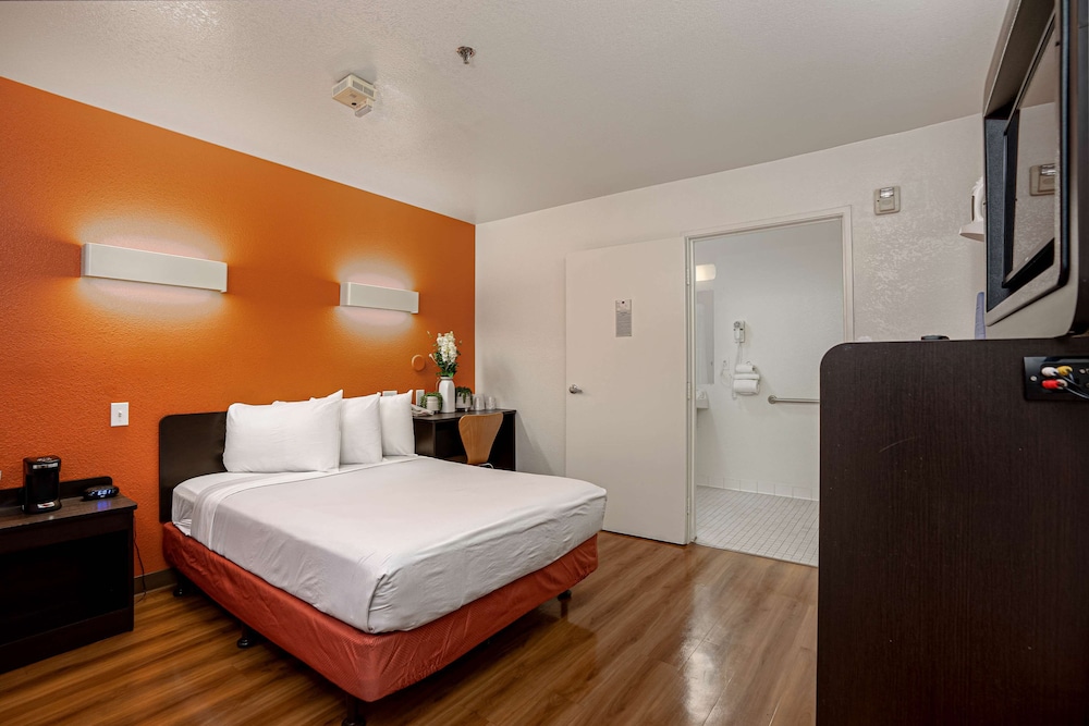 Motel6 Temecula, CA - Historic Old Town 37/62
