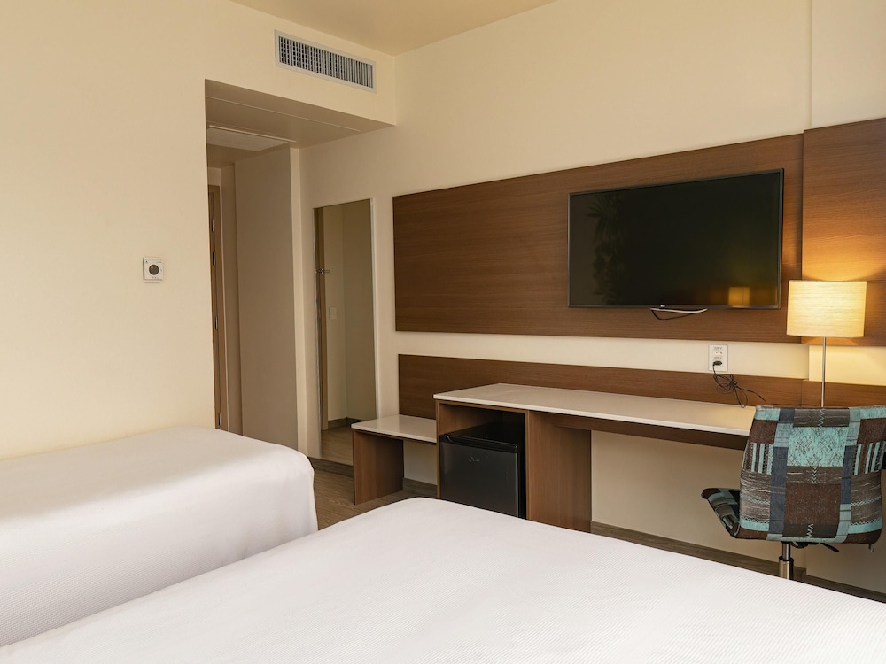Ibis Styles Curitiba Airport Hotel 16/48