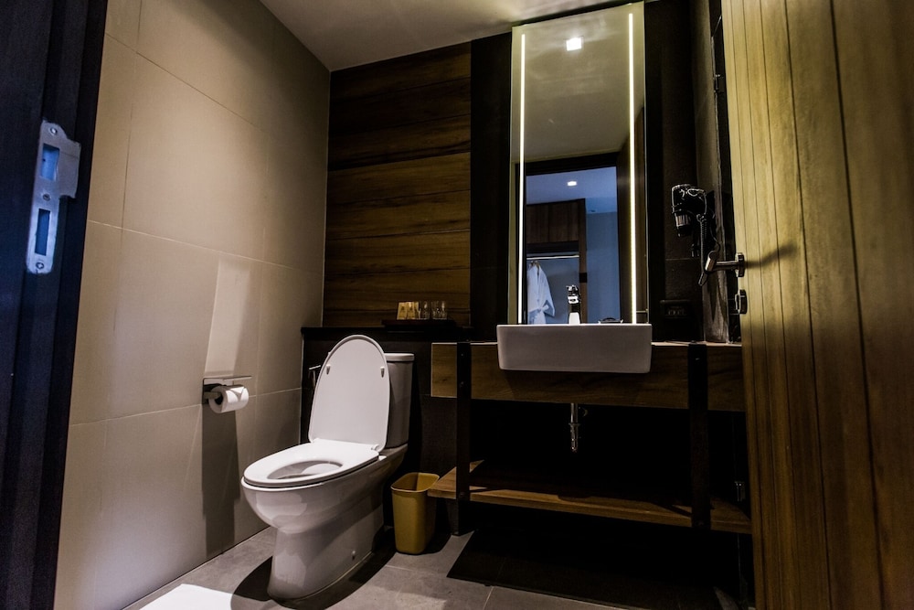The Teak Hotel Mae Sot 50/50