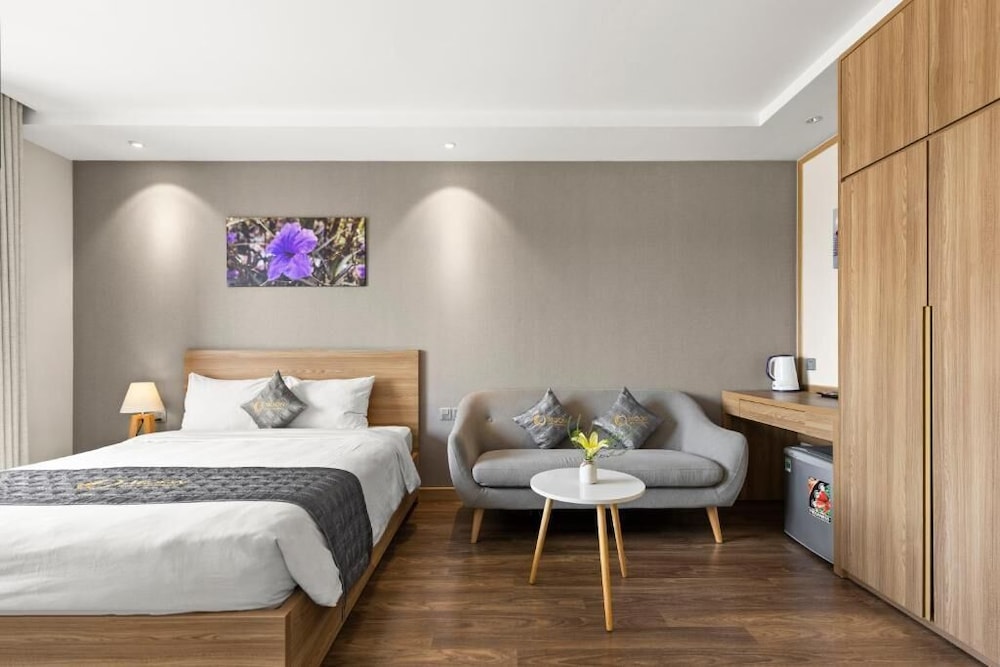 Sweet Moon, King Bed