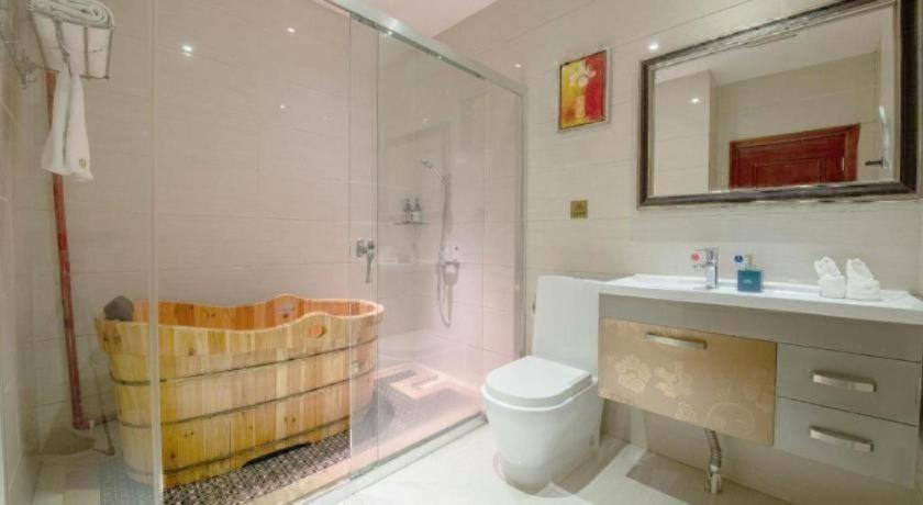 Kailong International Hotel 54/58