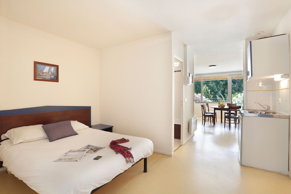 Vacanceole - Le Domaine de Chames 15/45