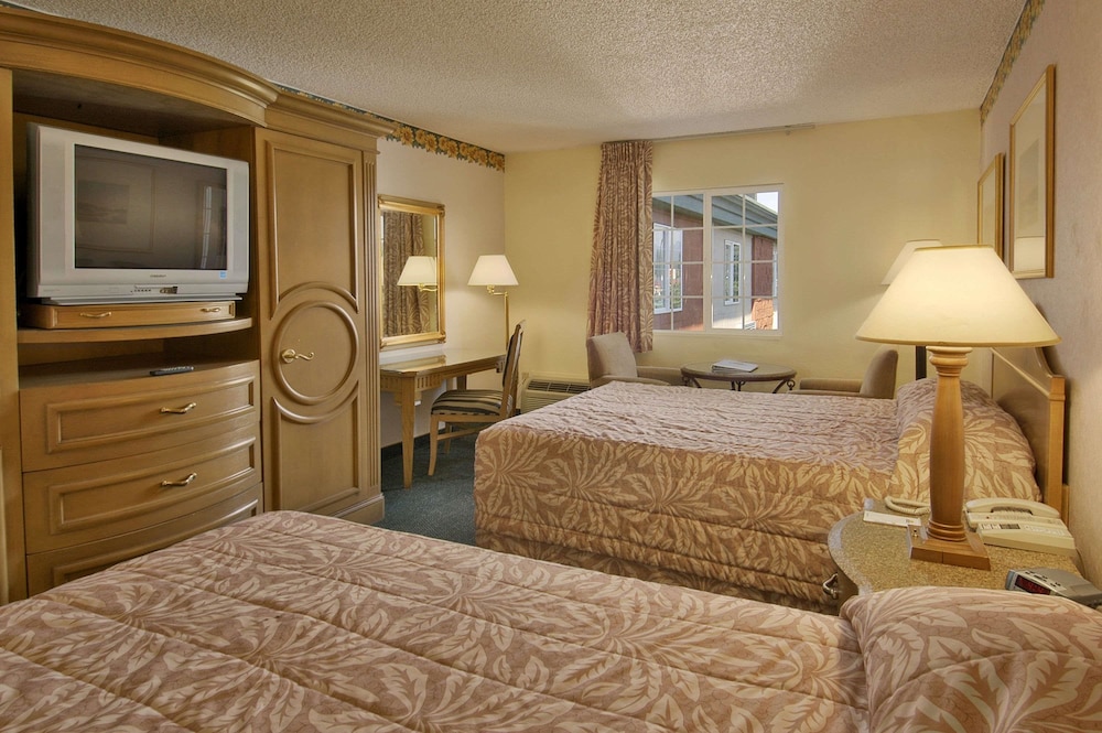Days Inn by Wyndham Mt. Vernon 5/12