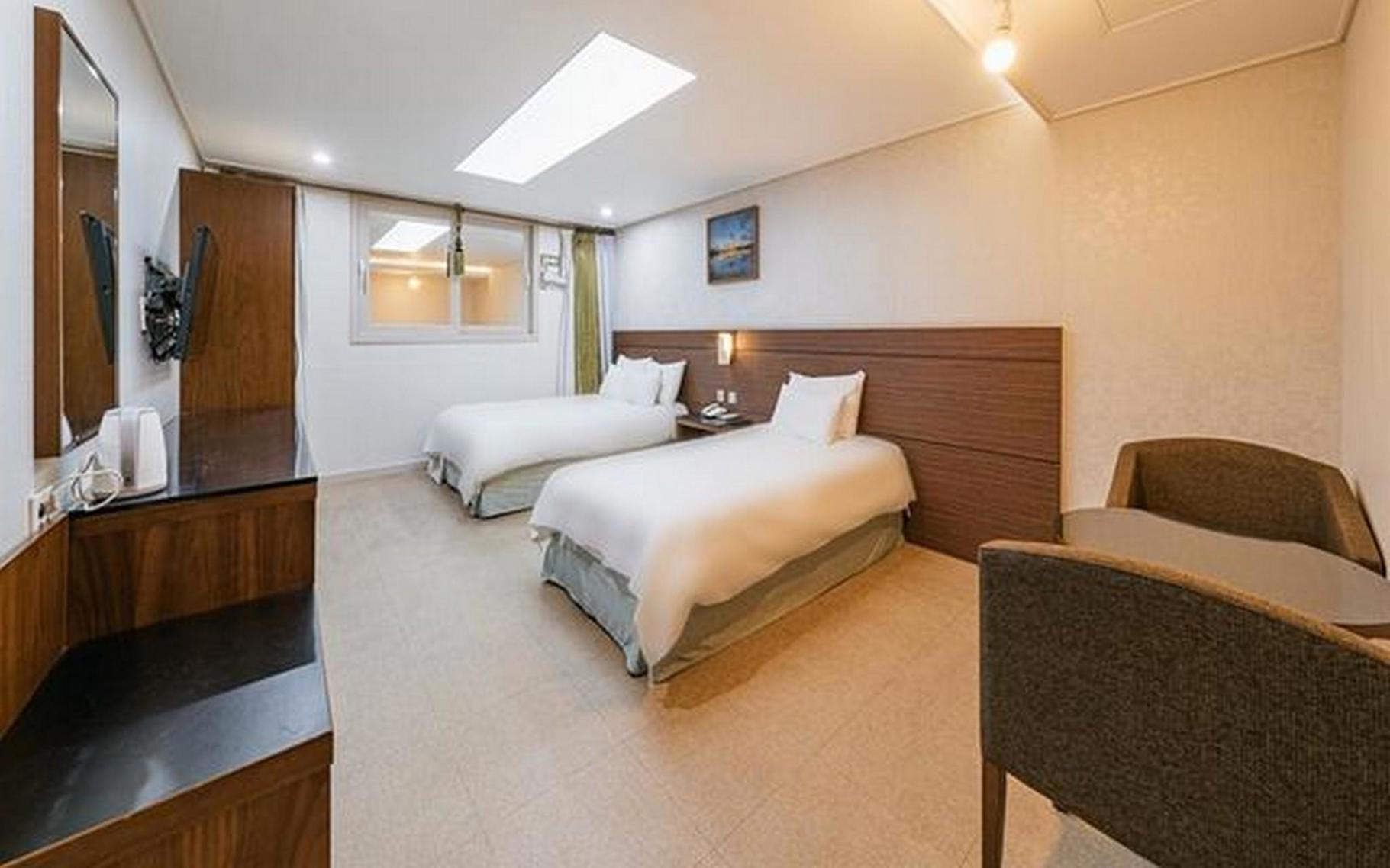 City, Suite, Twin Beds