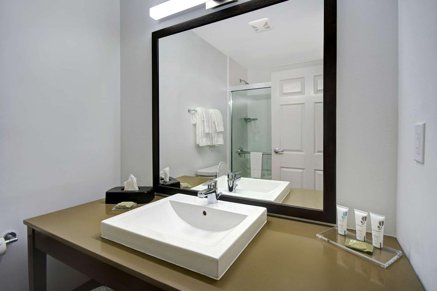 Country Inn & Suites By Radisson Cincinnati Airport KY 17/19