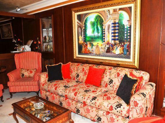 Legend Hotel 16/18