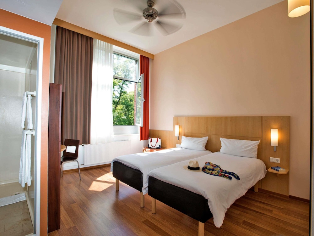 STANDARD, TWIN BEDS