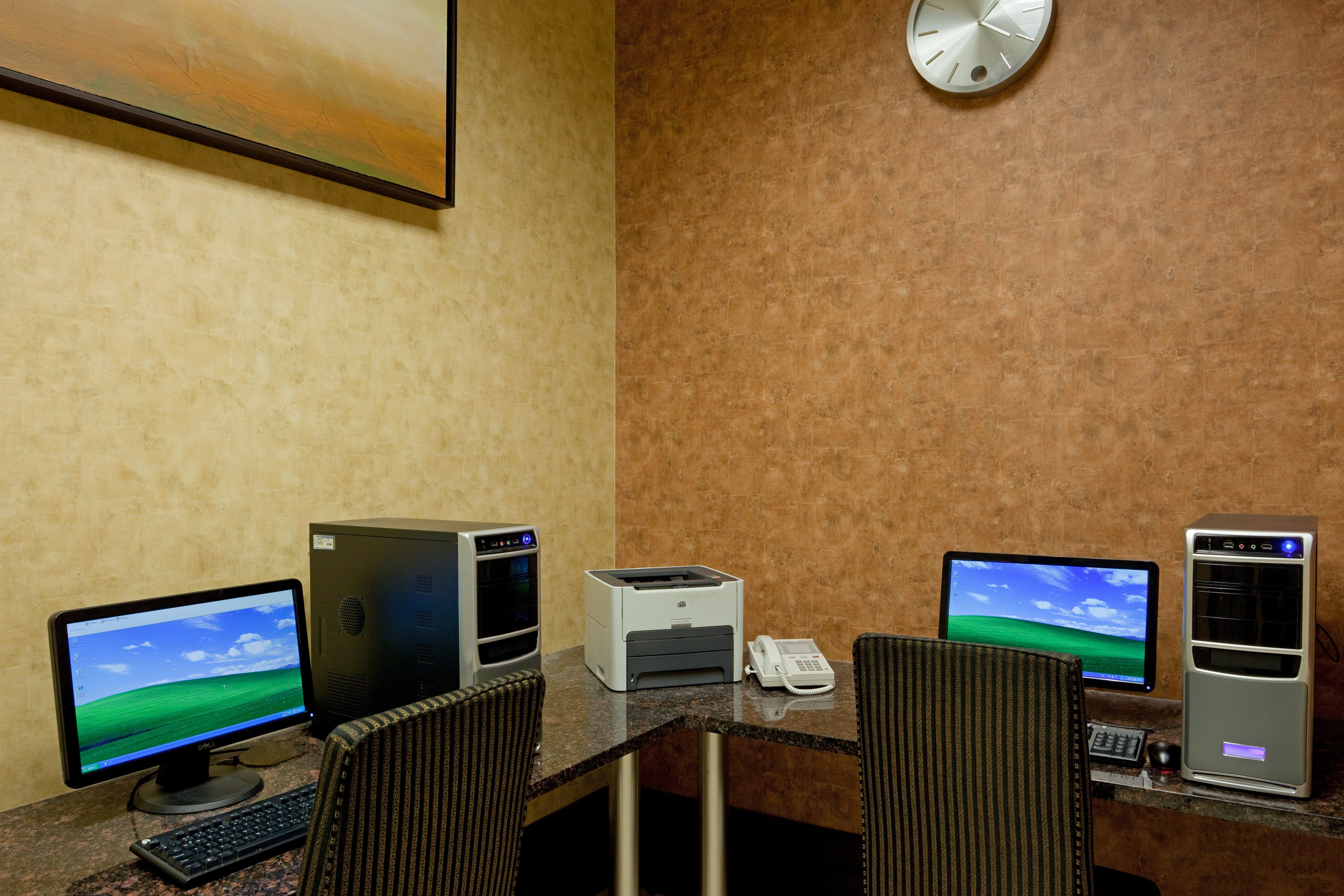 Armon Plaza Montreal Airport 54/62