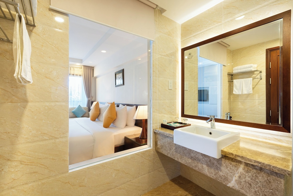 غرفة سوبيريور بسرير كينج بإطلالة على الحديقة، Hoang Ngoc Beach Resort 9/9