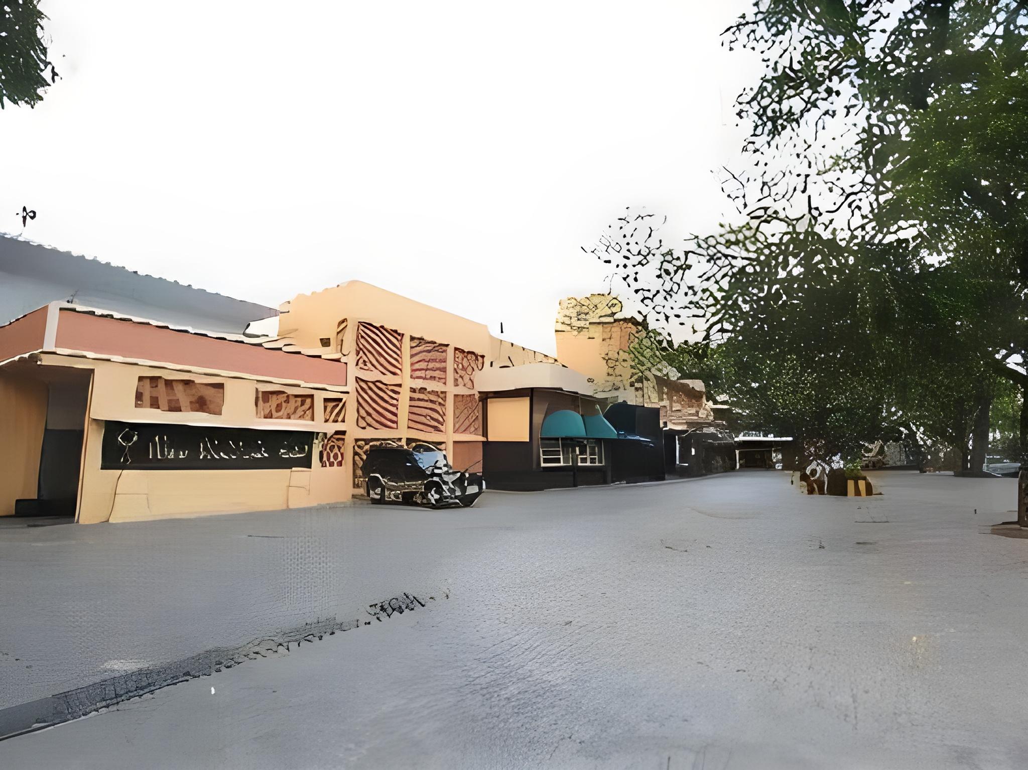 New Woodlands Hotel 12/18