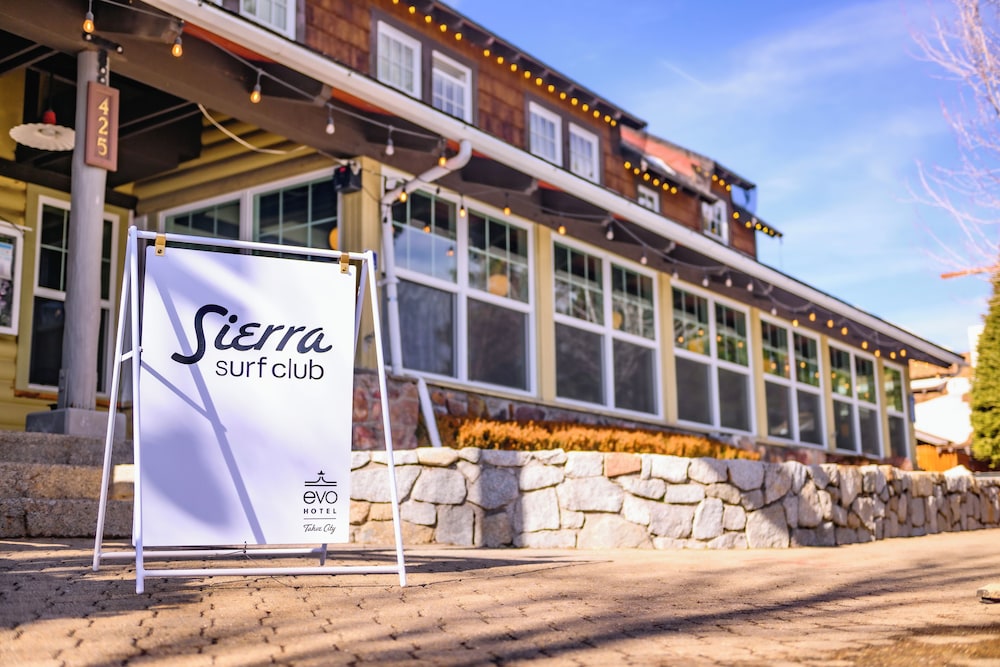 evo Hotel Tahoe City 3/50