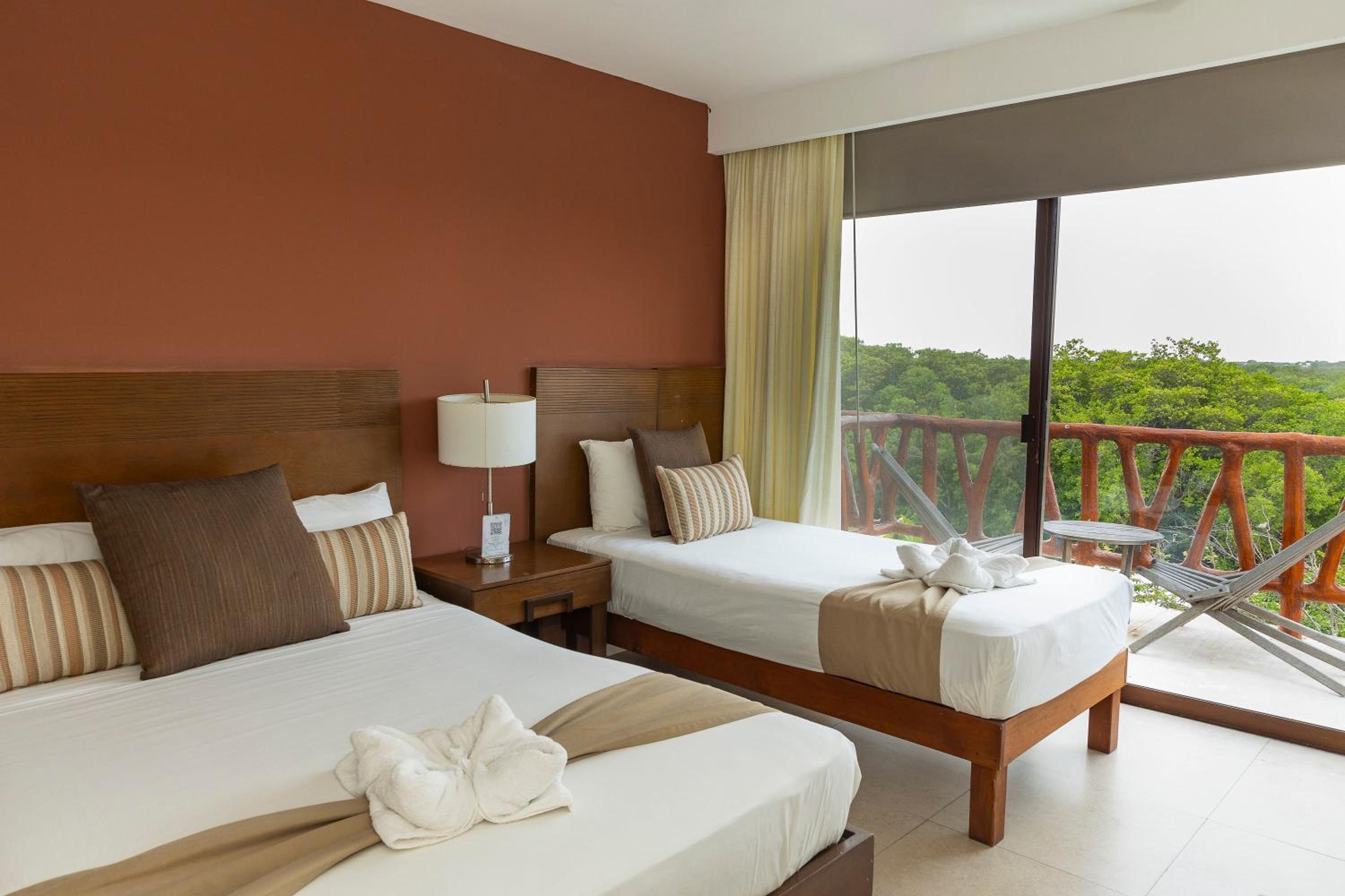 Room, Triple, 1 Queen and 1 Single Bed, Sunset View, Koox Quinto Sole Boutique Hotel 3/8