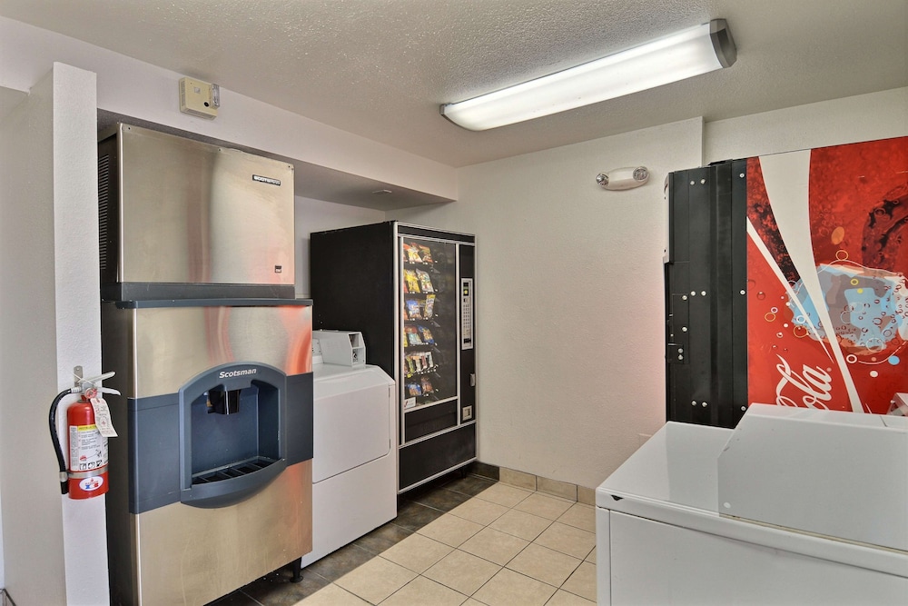 Motel6 Nashua, NH - North 44/58