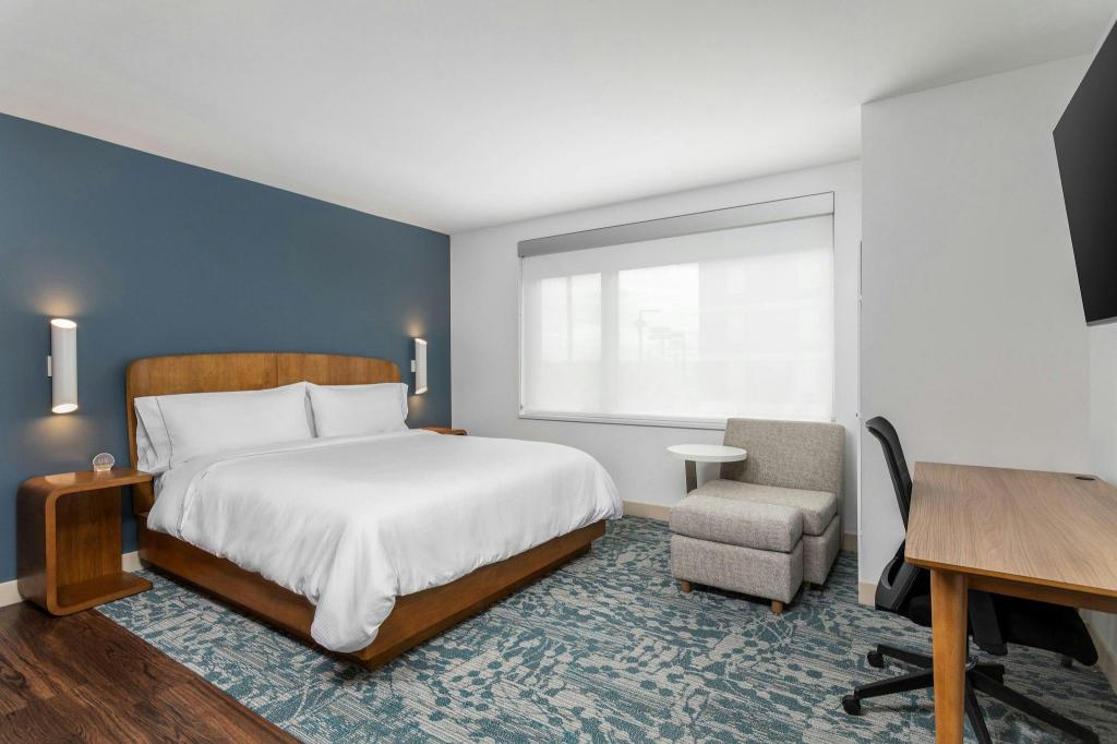 Connecting, Guest Room, Studio, King Bed