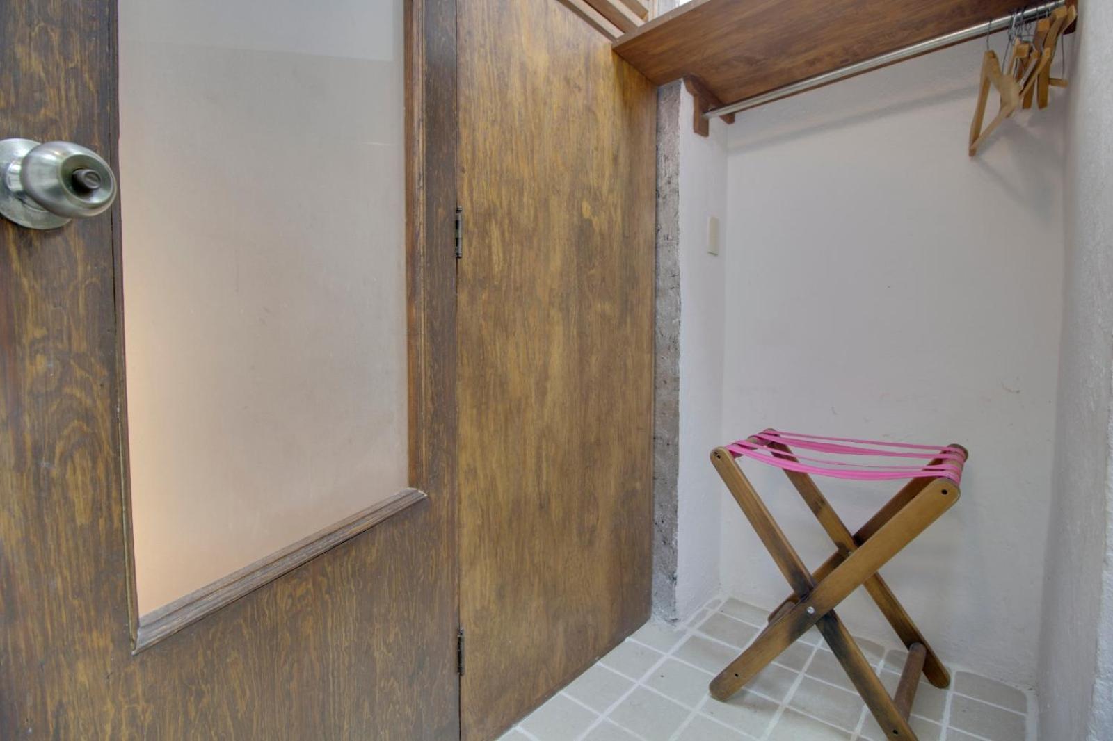 Hostal Punto 79 25/50