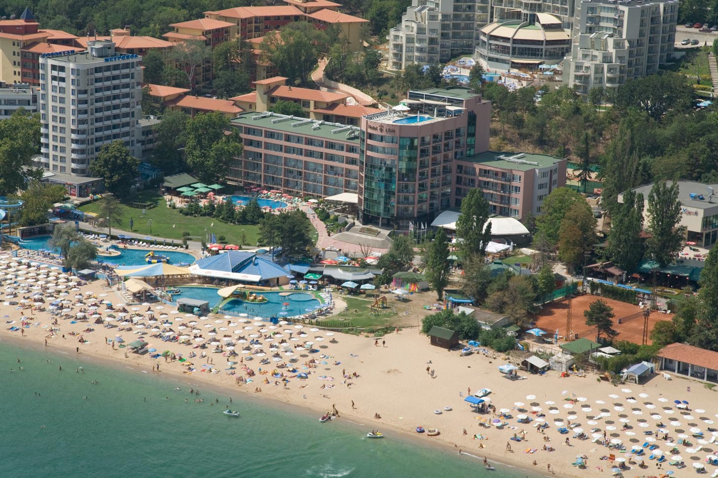 Lilia Hotel 36/40