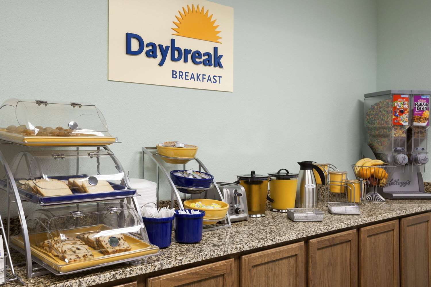 Days Inn & Suites by Wyndham Columbus NE 6/20