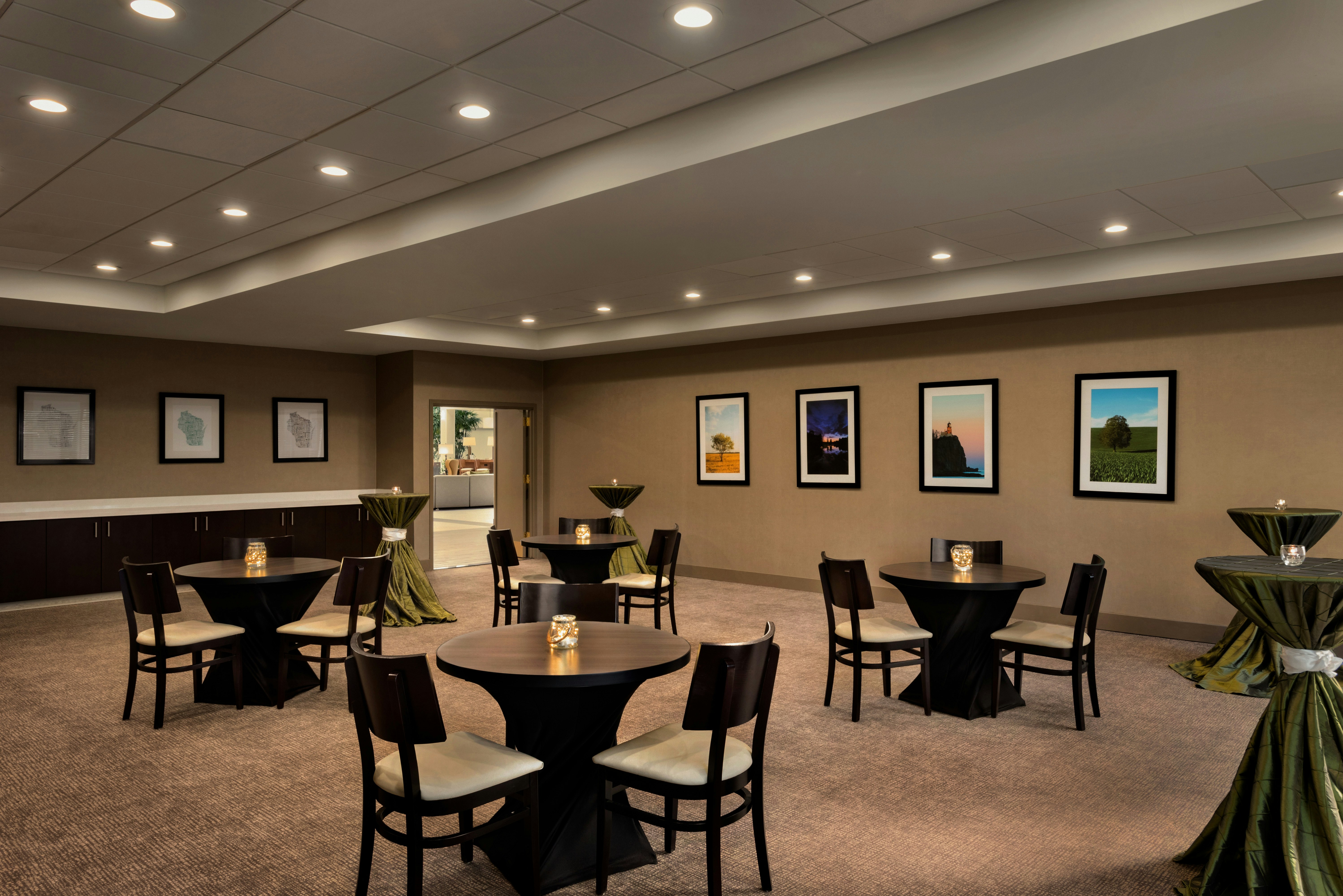 Embassy Suites By Hilton Milwaukee Brookfield 53/81