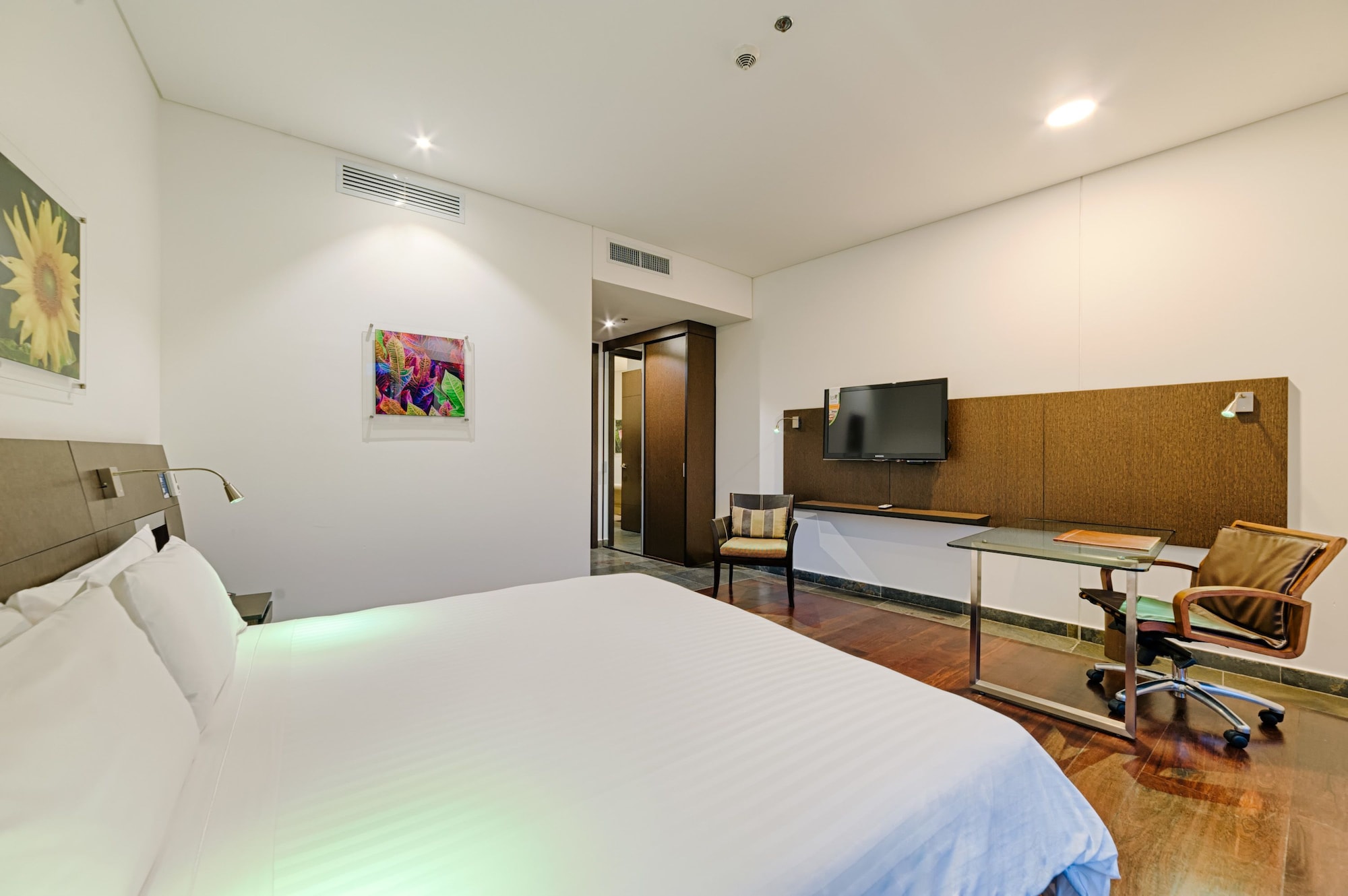 LUXURY, SUITE, KING BED