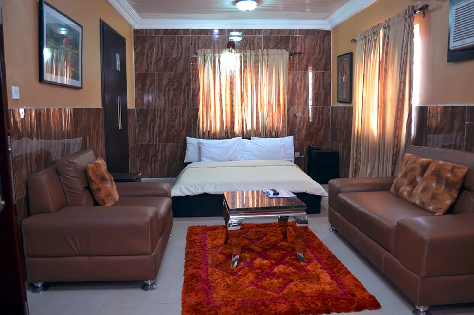 Inglesias Hotels 17/24