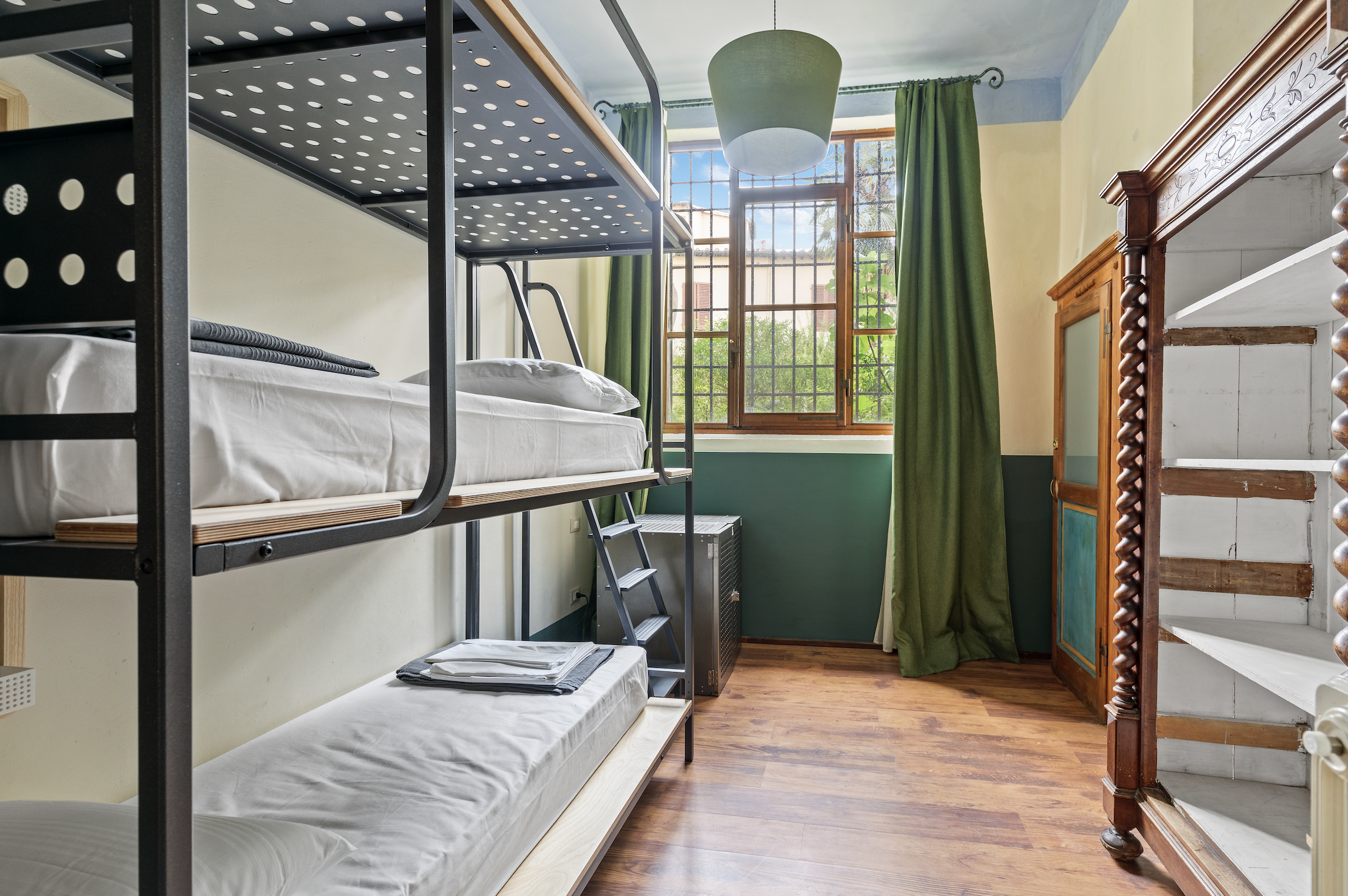 Private, 12 Beds