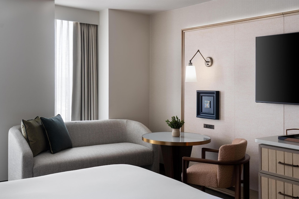 Hyatt At Fishermans Wharf 40/73