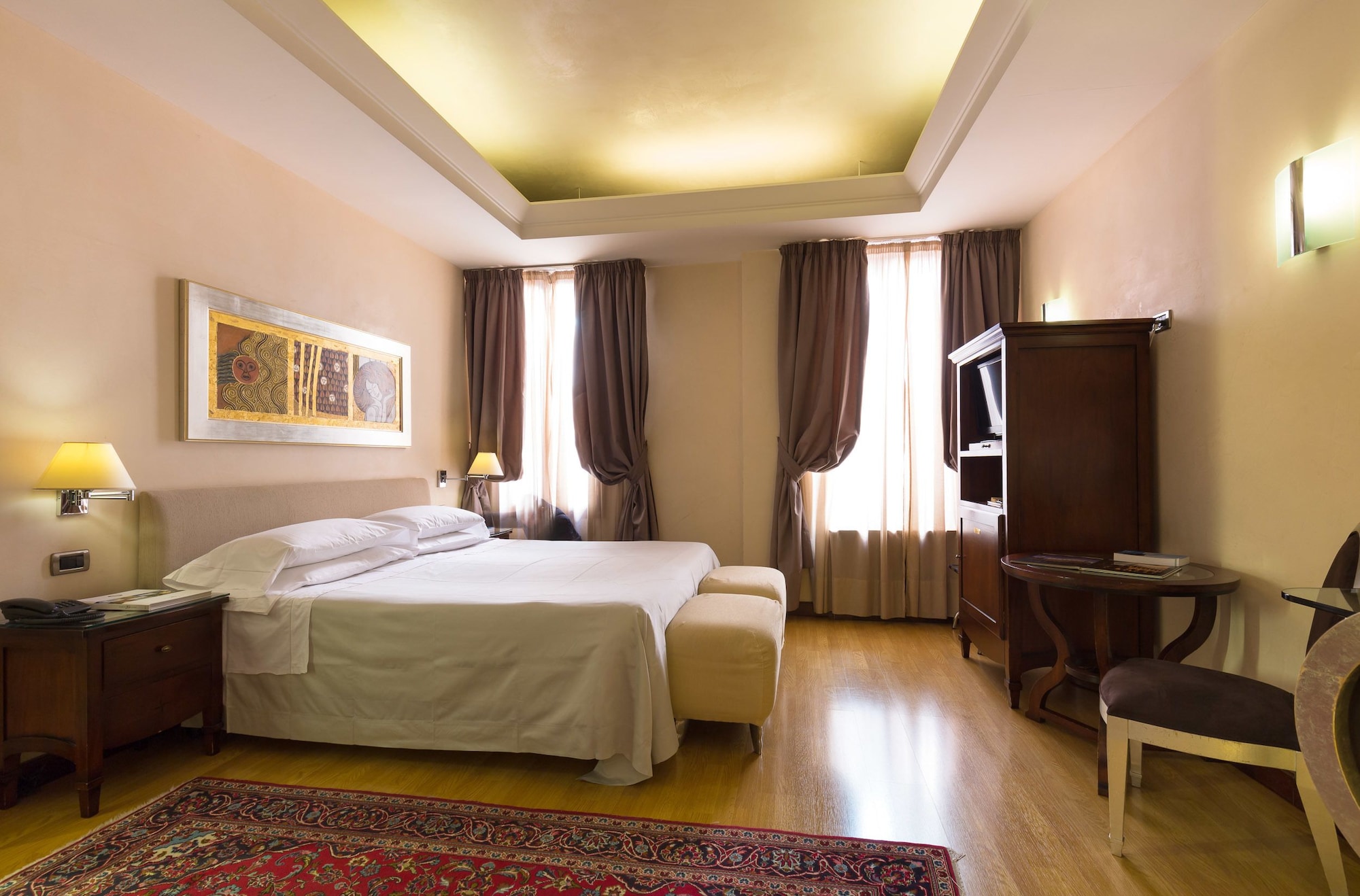 JUNIOR SUITE