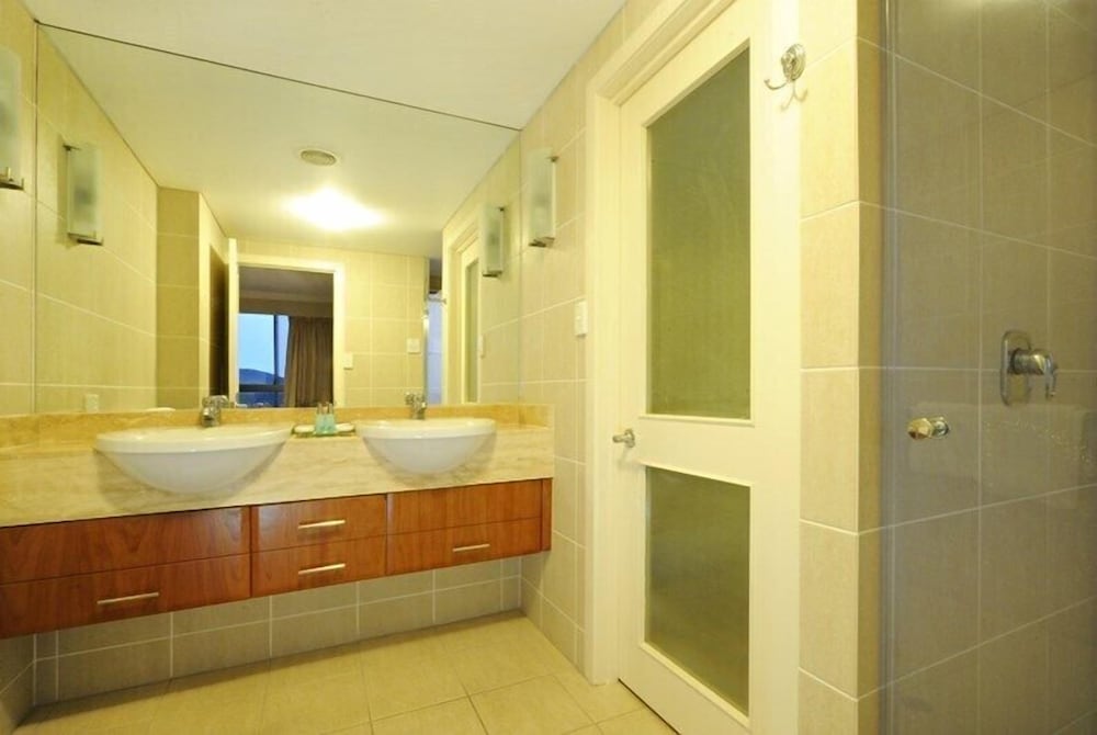 Pinnacles Resort Amp Spa 76/76