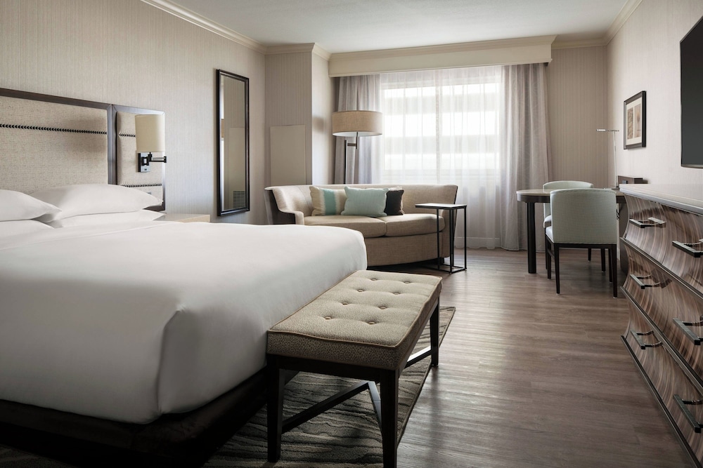 ROOM, KING BED, ACCESSIBLE