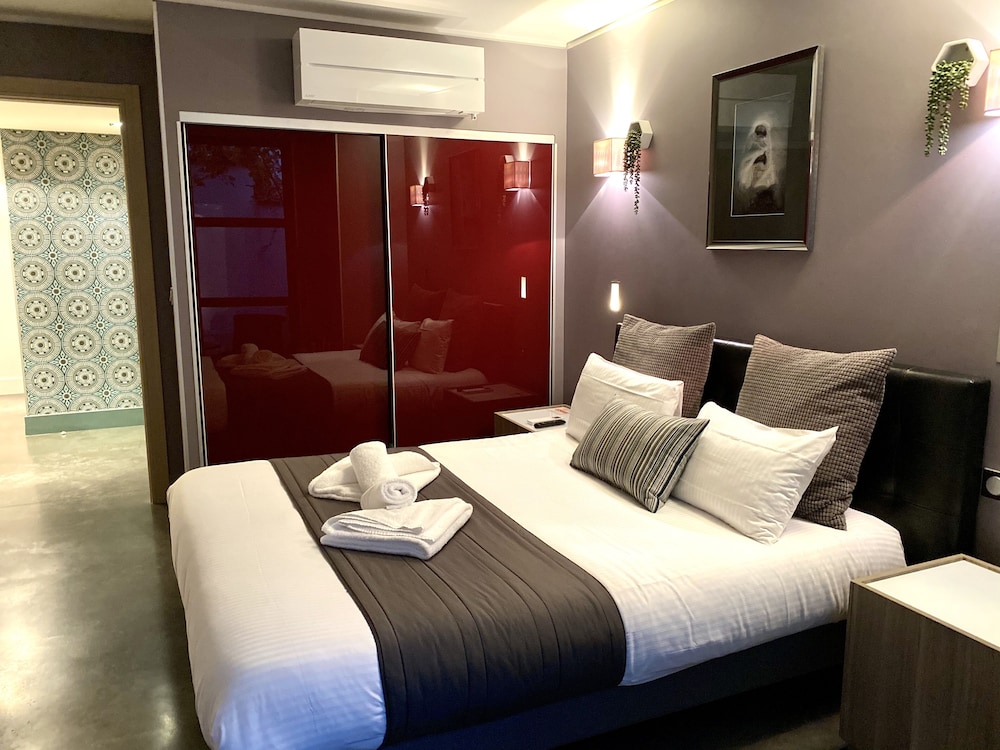 Les Suites Du Lac 5/50