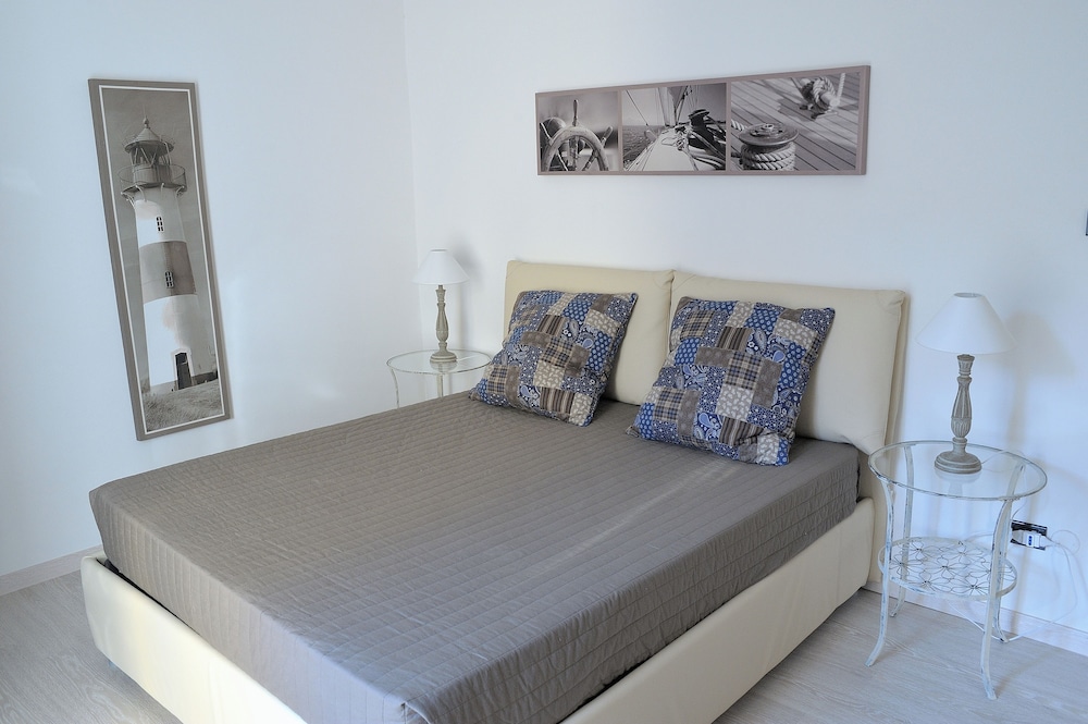 Aquarius Inn 27/71