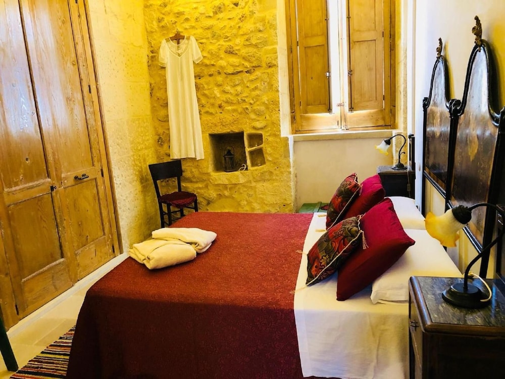 Borgo In Corte 60/72