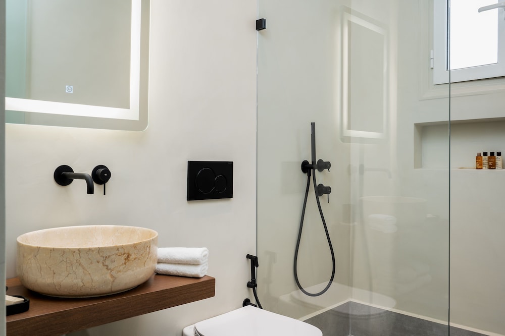 Polis of Naxos Stylish Suites 40/45